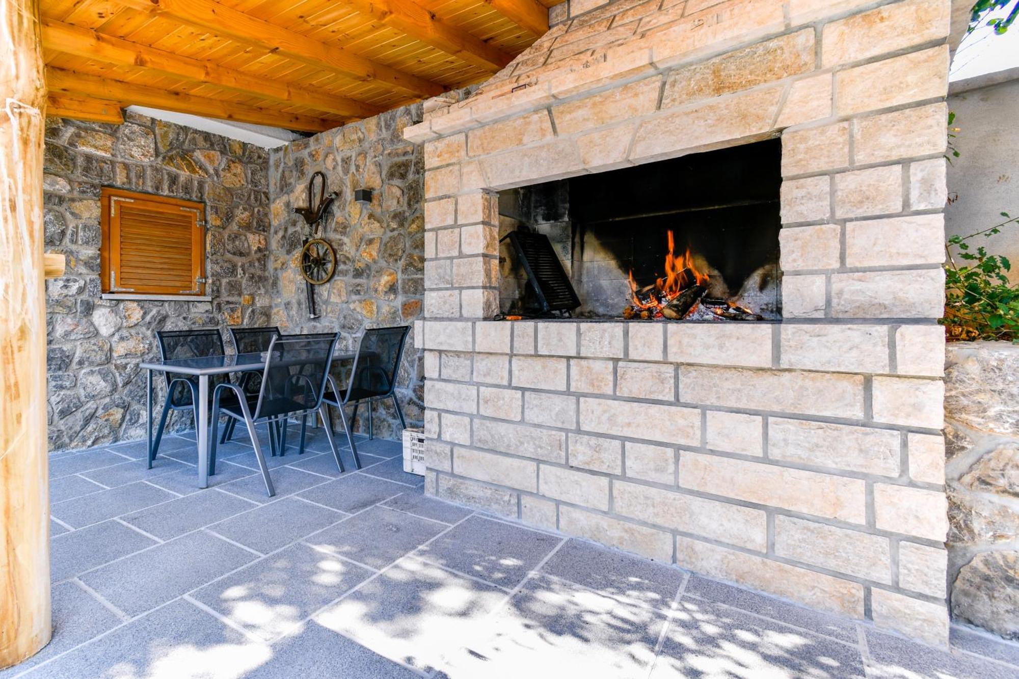 Apartman Lavanda Sa Bazenom I Okucnicom 4* Hreljin Extérieur photo